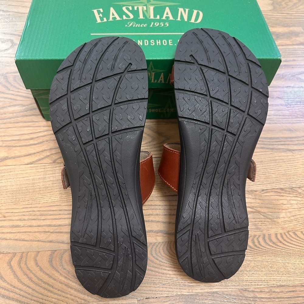 Eastland Brown Leather Tahiti II Memory Foam Women's Sandals 11W *NEW IN BOX* - Picture 2 of 6